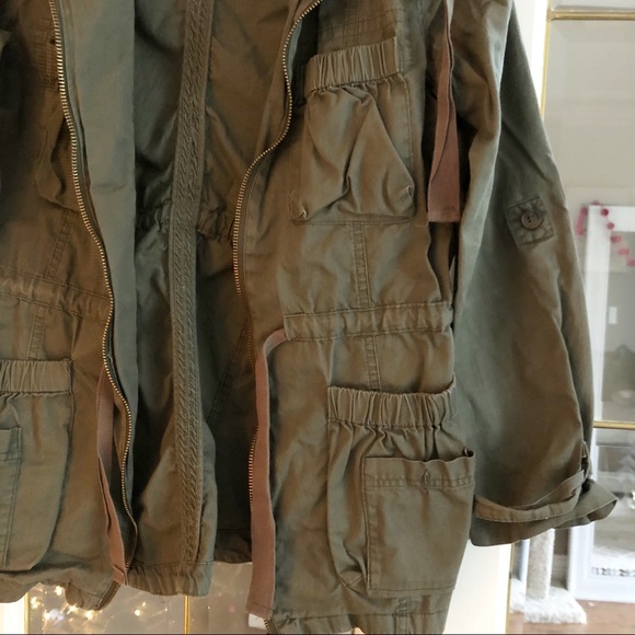 Lightweight Utility Jacket - Picture 3 of 4